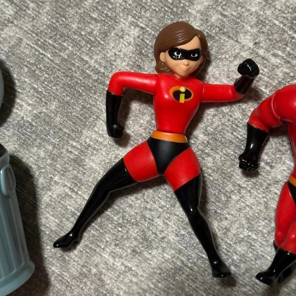 Disney Pixar Incredibles Family Figurine Pack Play Set Hero Figures Collection